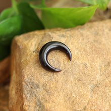 Load image into Gallery viewer, Buffalo Horn Septum Pincher
